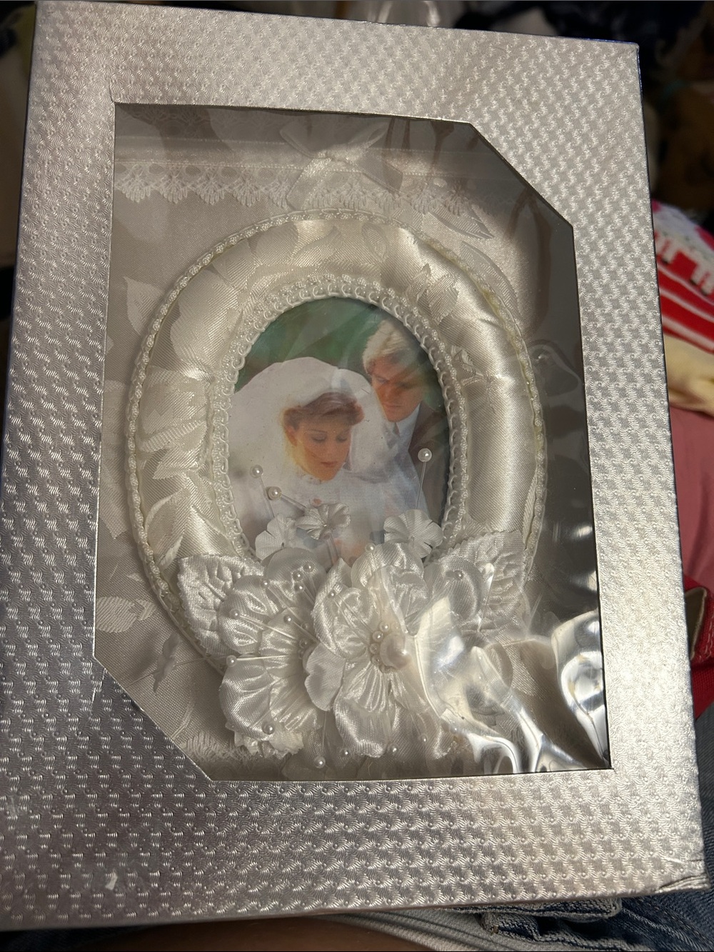 White Satin Floral Embellished Wedding Photo Frame  Anniversary/Wedding NIB